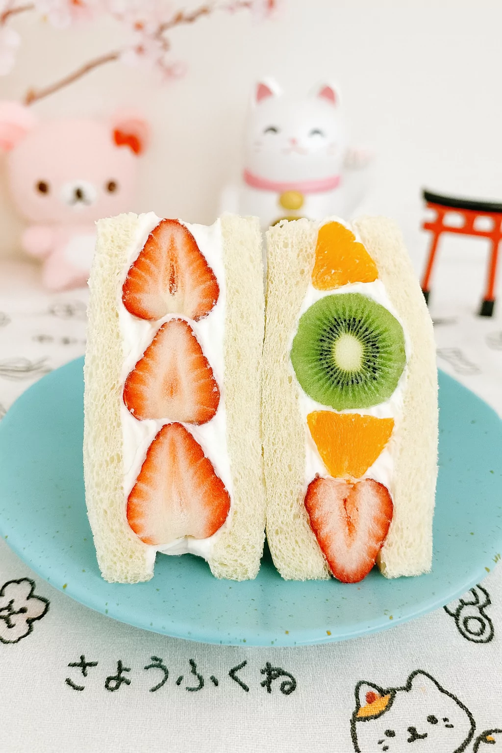 Fruit Sando フルーツサンド @JapanDishes