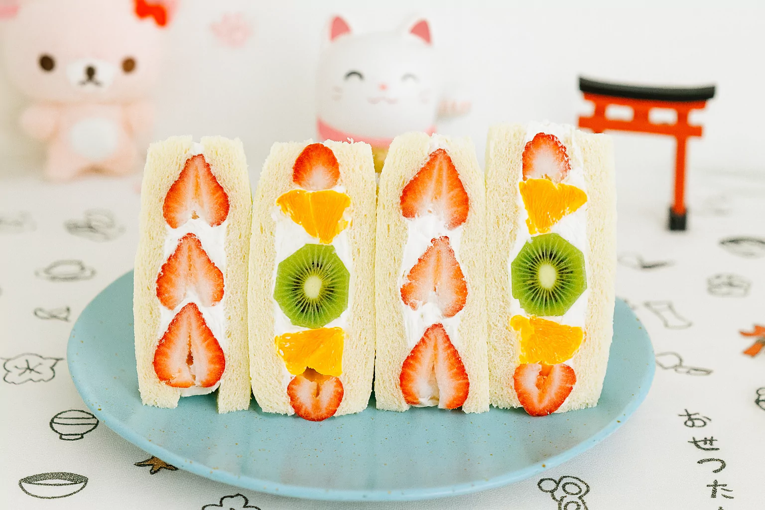 Fruit Sando フルーツサンド @JapanDishes