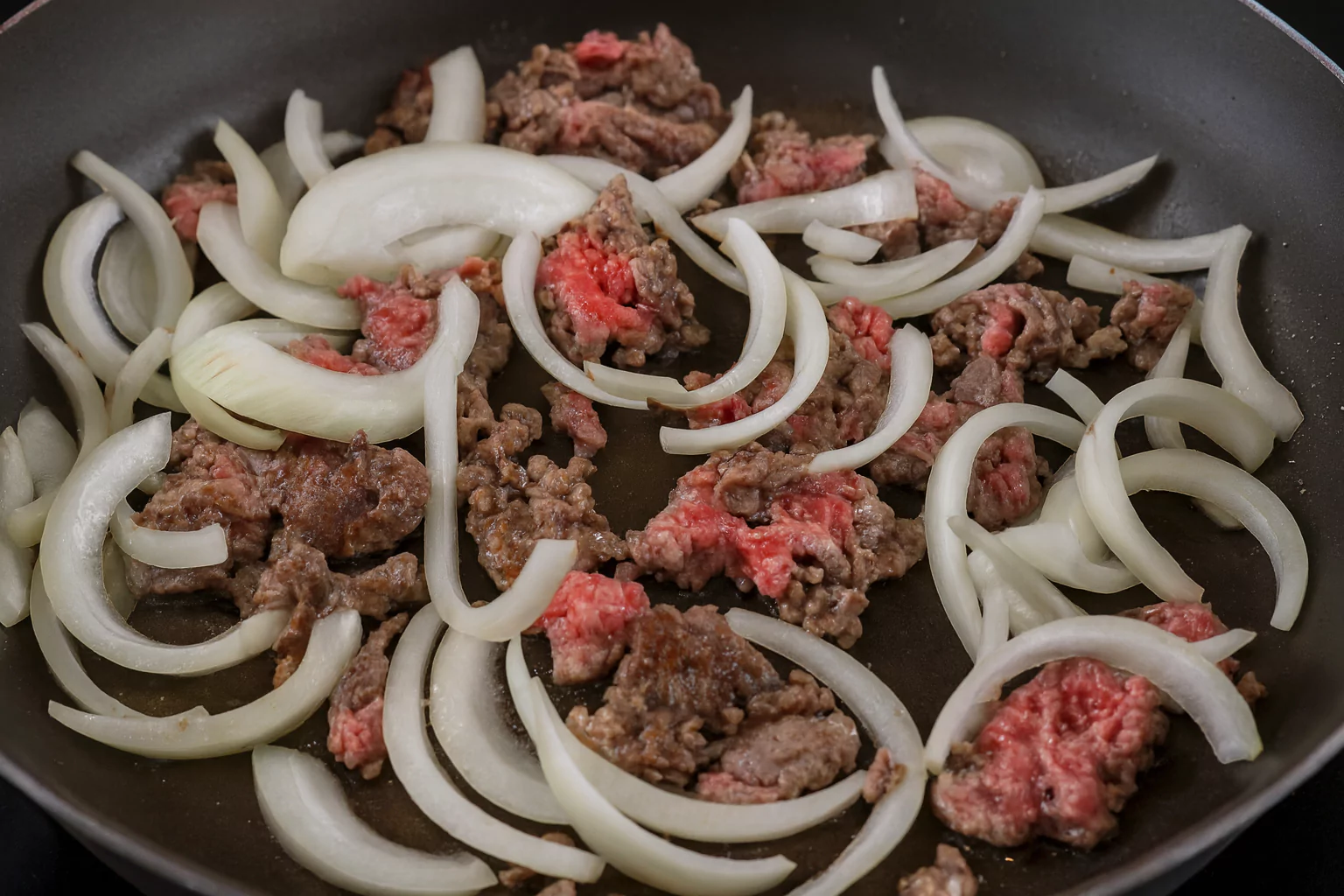 Stir-fried Beef and Chives (牛肉とチャイブの炒め物)