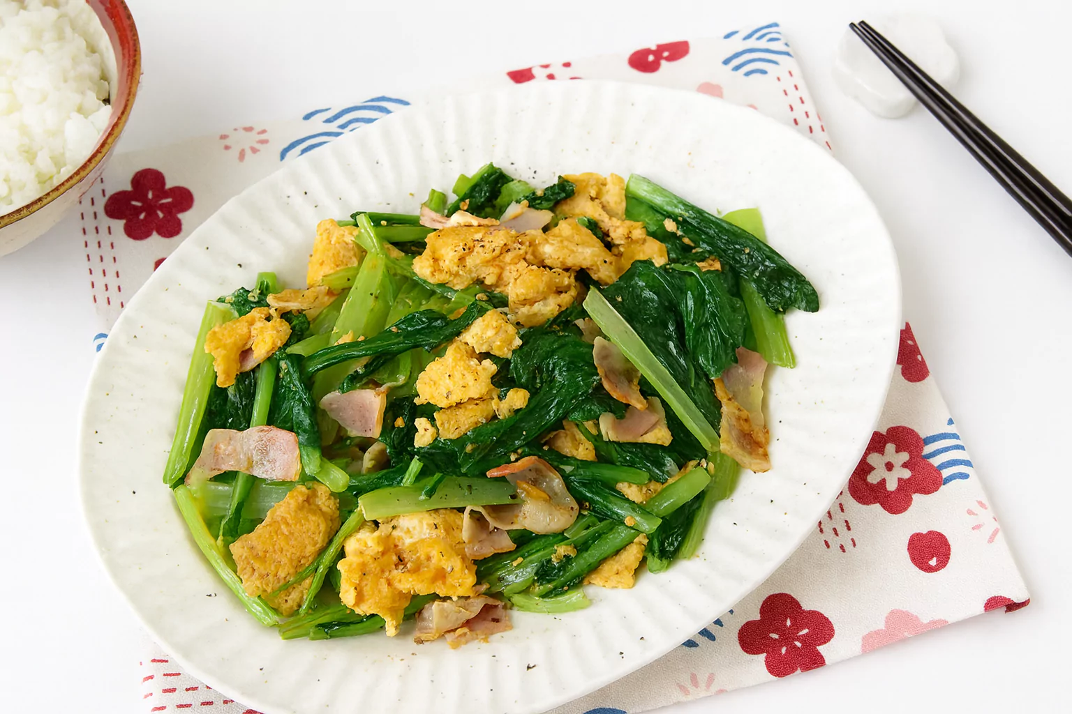 Komatsuna, bacon and egg stir fry