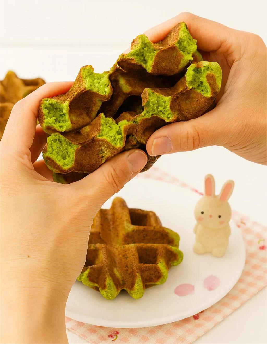 Matcha Mochi Waffles (抹茶餅ワッフル)