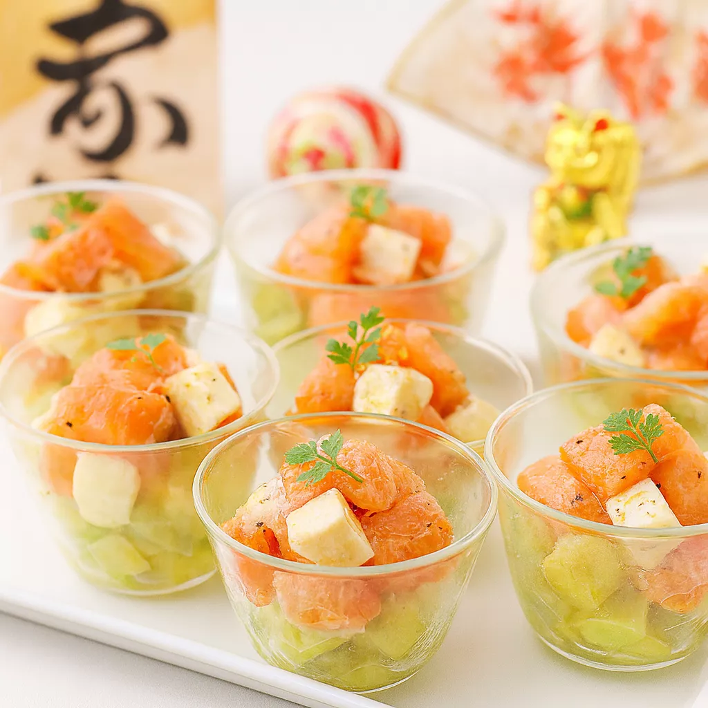 Salmon and Avocado Salad サーモンとアボカドのサラダ Salmon and Avocado Salad サーモンとアボカドのサラダ