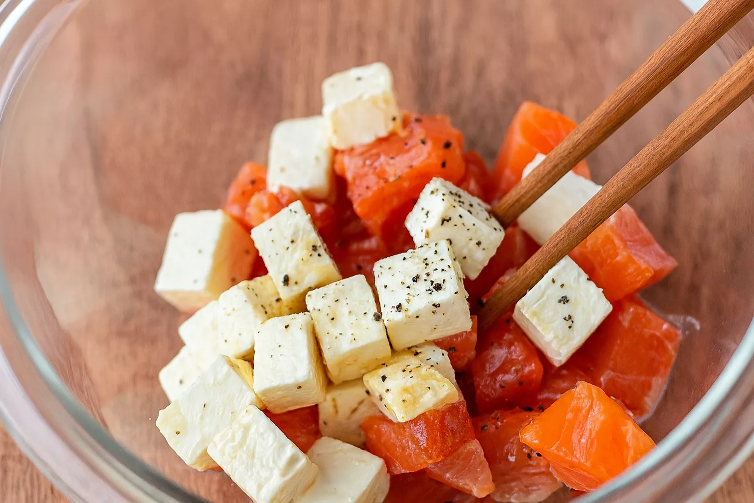Salmon and Avocado Salad サーモンとアボカドのサラダ Salmon and Avocado Salad サーモンとアボカドのサラダ