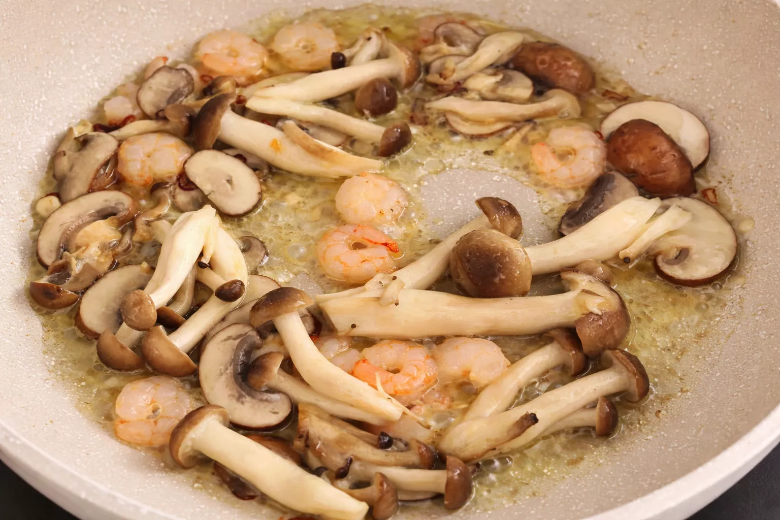 Shrimp and Mushroom Toast エビとマッシュルームのトースト Shrimp and Mushroom Toast エビとマッシュルームのトースト