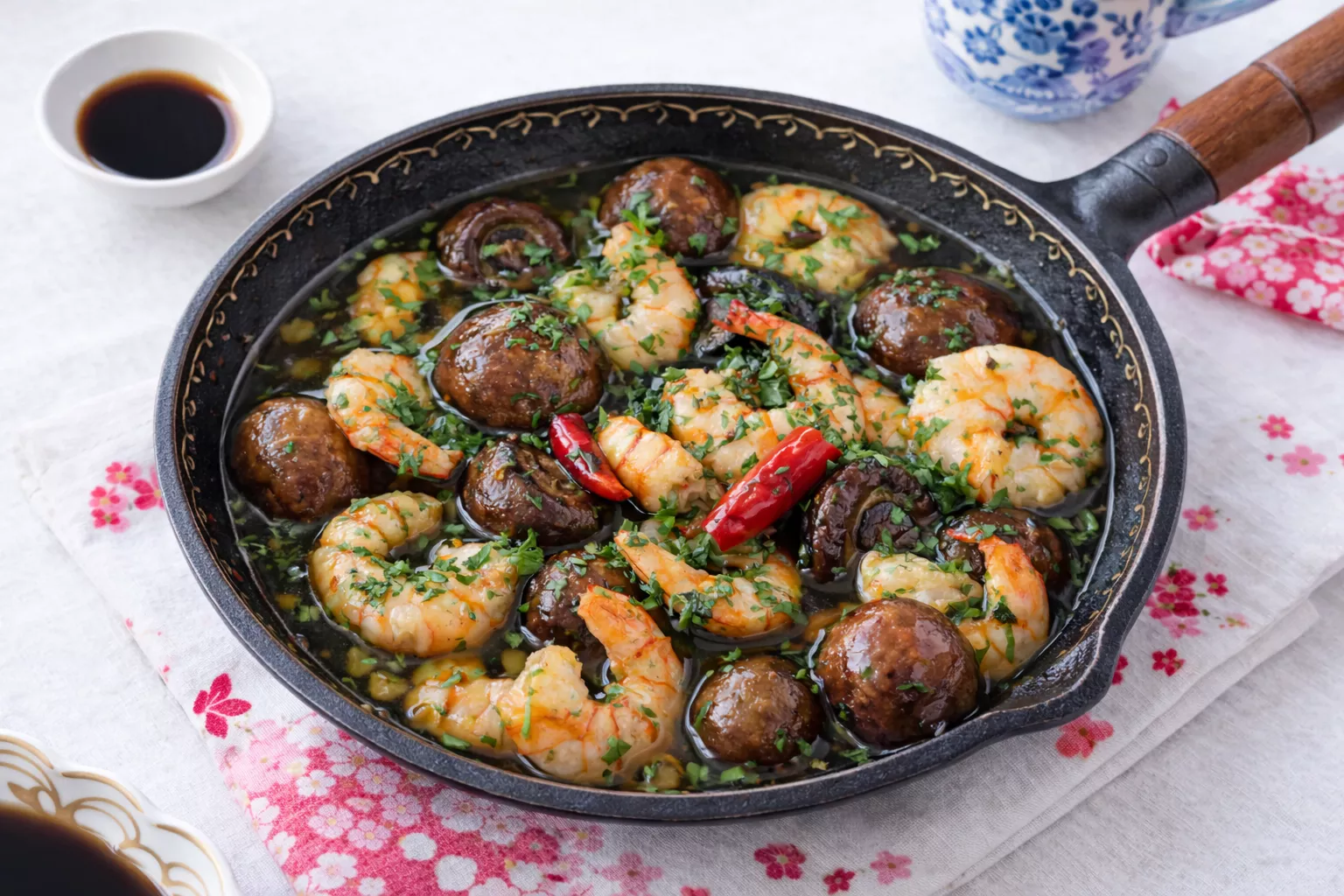 Japanese Style Shrimp and Mushroom Ajillo アヒージョ Japanese Style Shrimp and Mushroom Ajilloアヒージョ