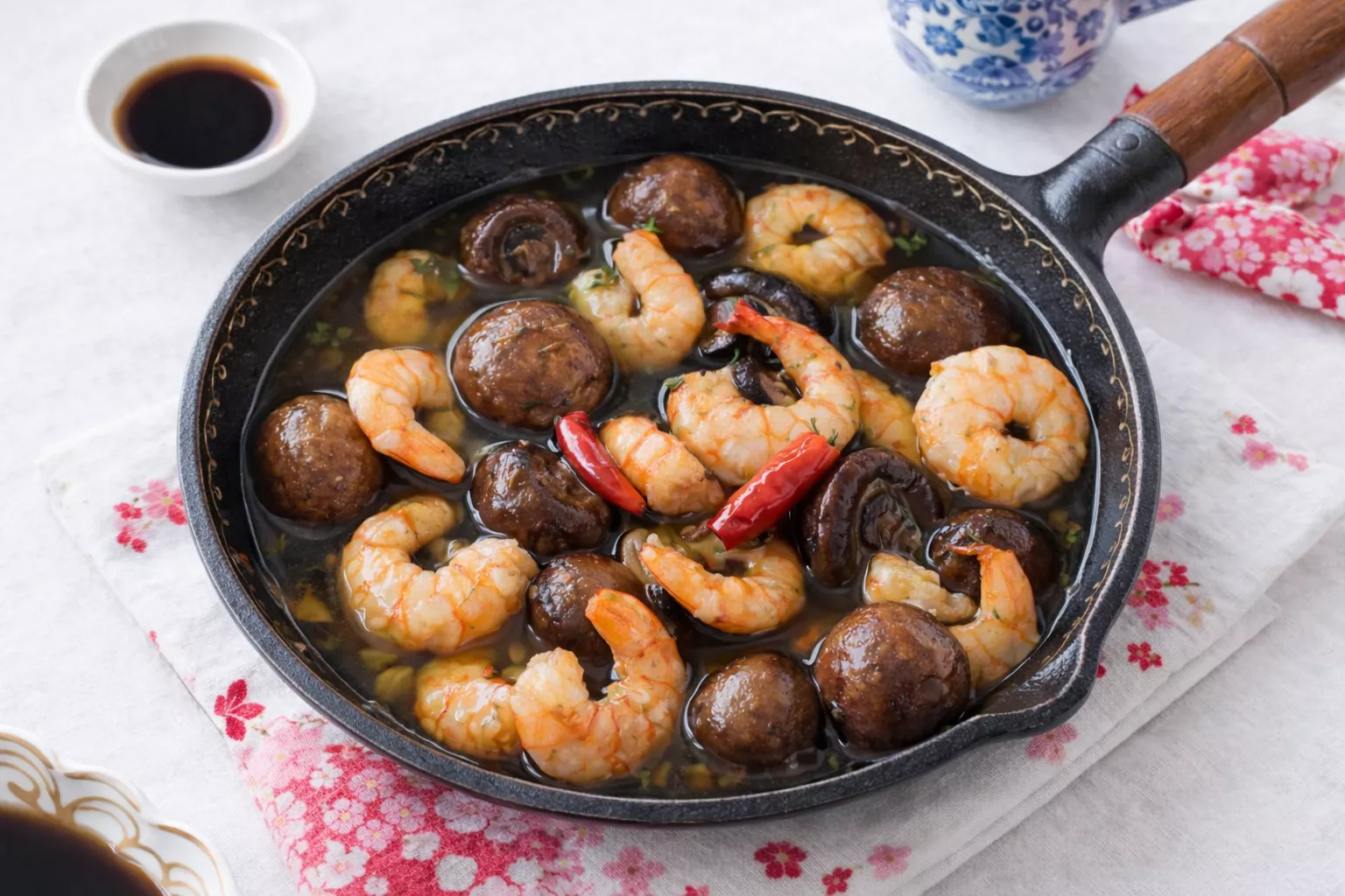 Japanese Style Shrimp and Mushroom Ajillo Japanese Style Shrimp and Mushroom Ajilloアヒージョ